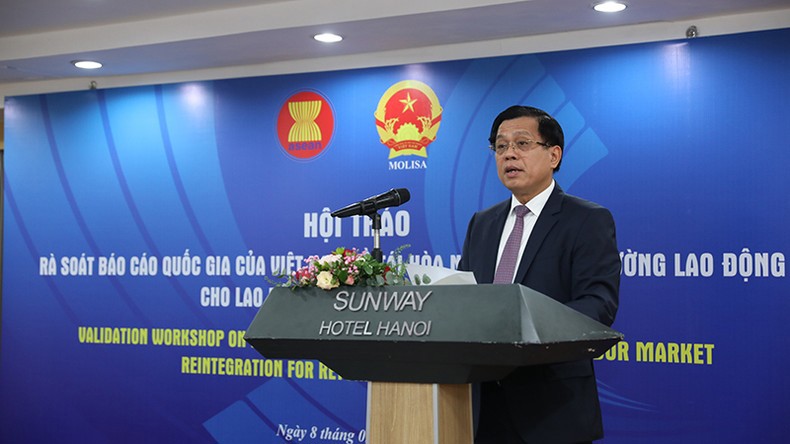 Thứ trưởng Nguyễn Bá Hoan phát biểu tại hội thảo. Ảnh: Molisa