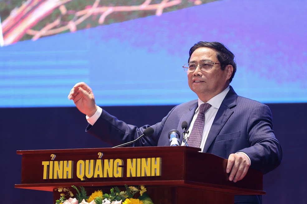 Thủ tướng Phạm Minh Chính: "Khai thác tối đa tiềm năng, lợi thế vượt trội để phát triển nhanh, bền vững Vùng đồng bằng sông Hồng thực sự là vùng động lực phát triển hàng đầu, có vai trò định hướng, dẫn dắt quá trình cơ cấu lại nền kinh tế và chuyển đổi mô hình tăng trưởng của đất nước". Ảnh: VGP/Nhật Bắc