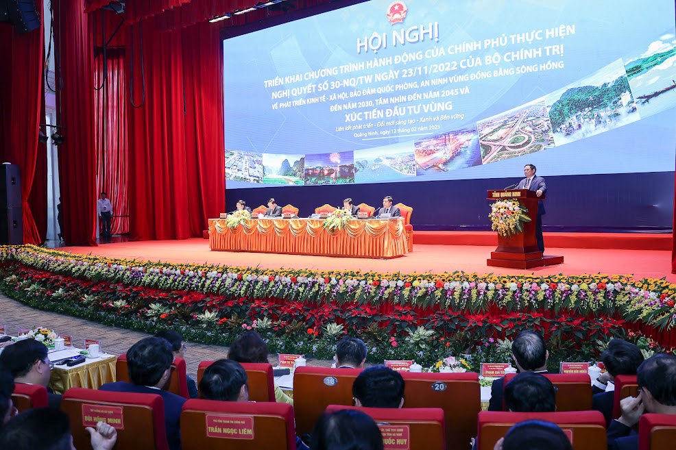 Thủ tướng Phạm Minh Chính nêu rõ Chính phủ đang tiếp tục thực hiện các công việc tiếp theo để phát triển 6 vùng trong cả nước. Điều này đòi hỏi Chính phủ, các bộ ngành, địa phương cùng chung tay làm, khẩn trương, quyết liệt, sát thực tế, khả thi và hiệu quả - Ảnh: VGP/Nhật Bắc