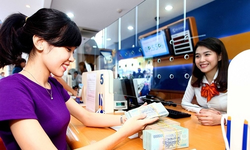 Nhu cầu vay vốn tăng cao, song các chuyên gia dự báo tăng trưởng tín dụng năm nay chỉ ở mức 12%.