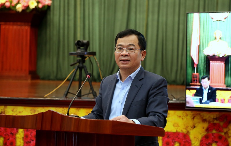 Ông Nguyễn Tân Thịnh - Cục trưởng Cục Quản lý công sản (Bộ Tài chính) gợi ý các nội dung trọng tâm để các đại biểu, chuyên gia hiến kế các quy định về tài chính đất đai. 
