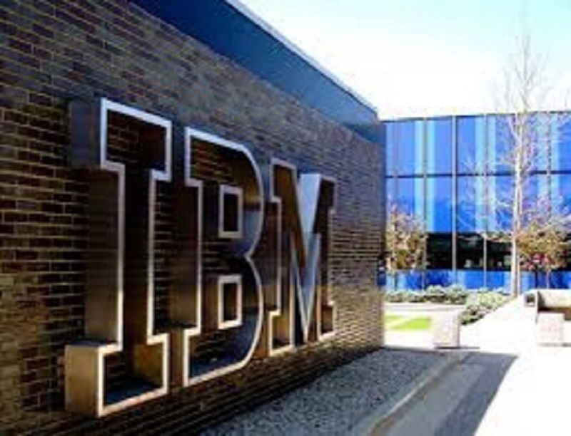 Đến năm 1960, đĩa mềm chính thức được hãng IBM, Mỹ thương mại hóa sau khi hãng này thỏa thuận trao đổi giấy phép đổi lại sự hỗ trợ tài chính với Tiến sĩ Nakamatsu