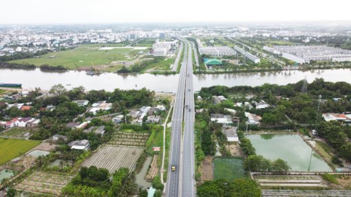 Một góc hạ tầng đô thị TP.Tân An,tỉnh Long An. Ảnh: Song Nhi