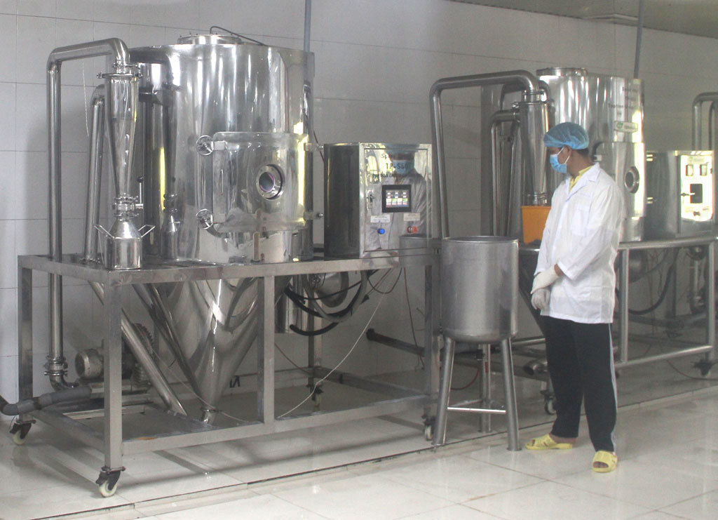 Hệ thống máy sấy tạo bột chanh của Công ty Cổ phần Thương mại và Đầu tư Chanh Việt. Ảnh: Bùi Tùng