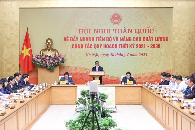 Thủ tướng yêu cầu đổi mới công tác thẩm định bảo đảm nhanh chóng, kịp thời; cả Trung ương và địa phương cần phải vào cuộc, đổi mới cách làm - Ảnh: VGP/Nhật Bắc.
