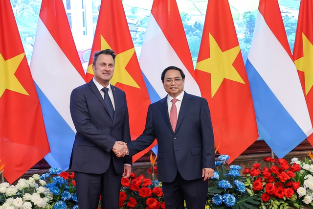 Sau lễ đón chính thức sáng ngày 4/5, Thủ tướng Phạm Minh Chính đã có cuộc hội đàm với Thủ tướng Xavier Bettel - Ảnh: VGP/Nhật Bắc.