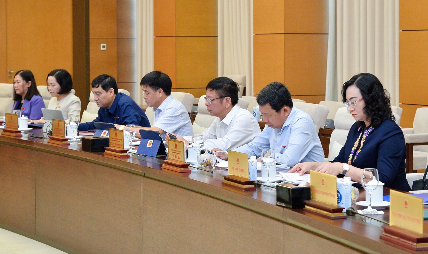 Các đại biểu dự Phiên họp.