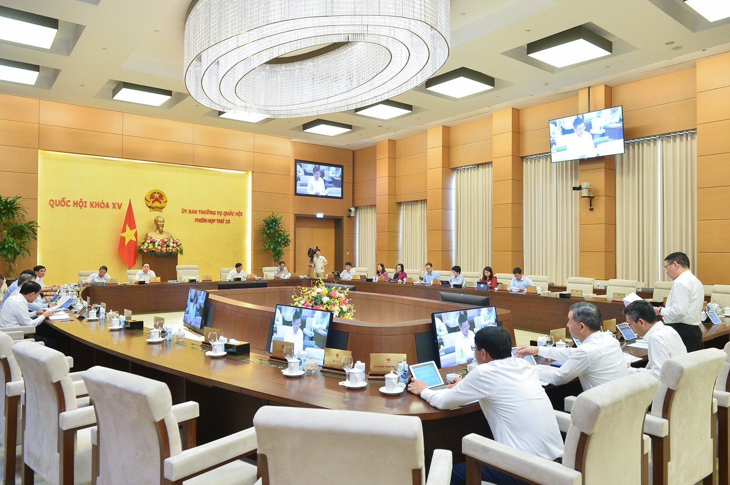 Quang cảnh Phiên họp.