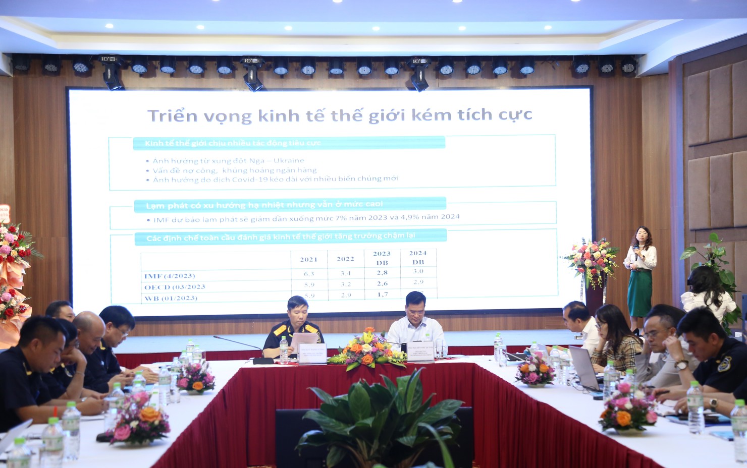 Theo b&agrave; L&ecirc; Thị Th&ugrave;y V&acirc;n &ndash; Ph&oacute; Viện trưởng Viện Chiến lược v&agrave; Ch&iacute;nh s&aacute;ch t&agrave;i ch&iacute;nh, xuất khẩu n&ocirc;ng sản của Việt Nam c&ograve;n nhiều kh&oacute; khăn, th&aacute;ch thức.