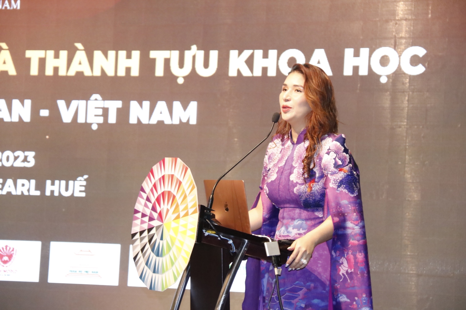 Bà Tracy Trang đại diện Sol Việt Nam. Ảnh: Đức Hạnh.