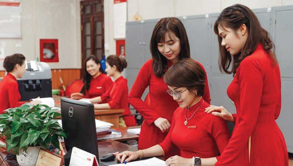 Lao động nữ Agribank tích cực tham gia các hoạt động tập thể, góp phần vun đắp, xây dựng nét đẹp Văn hóa Agribank. Nguồn: Agribank. 