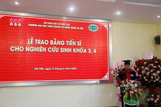 Tân TS. Lý Thành Tiến phát biểu tại buổi Lễ.