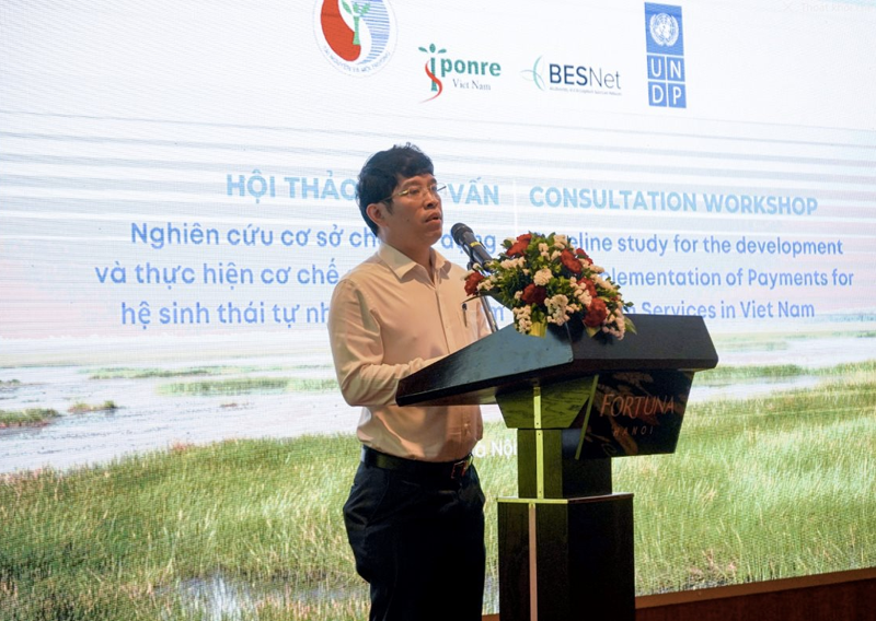 GS., TS Nguyễn Đình Thọ, Viện trưởng Viện Chiến lược, Chính sách, Tài nguyên và Môi trường phát biểu tại Hội thảo. Ảnh: UNDP.