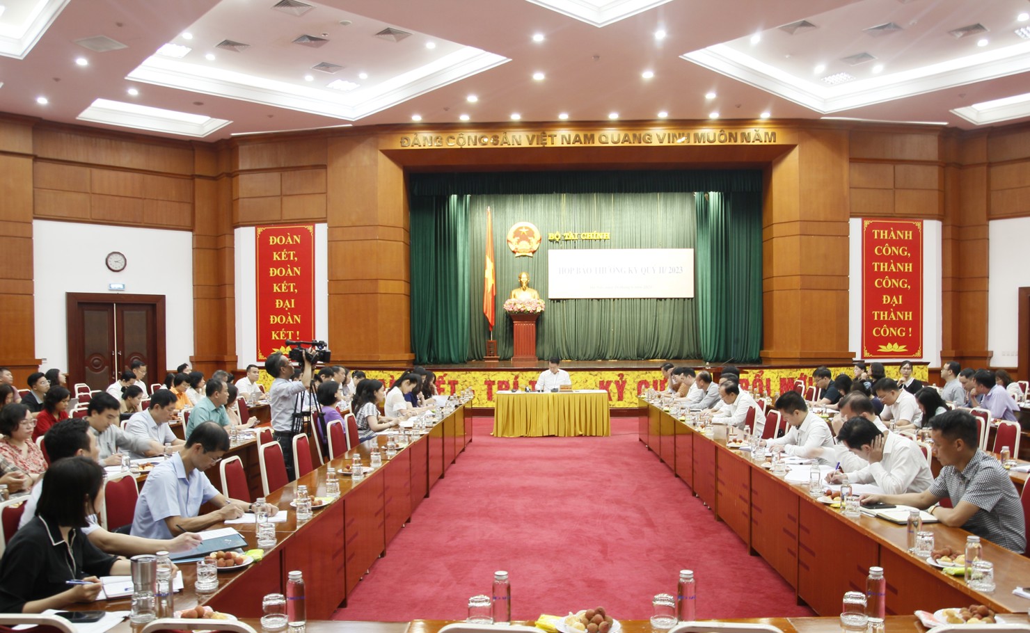 Quang cảnh buổi họp b&aacute;o. Ảnh: Gia H&acirc;n