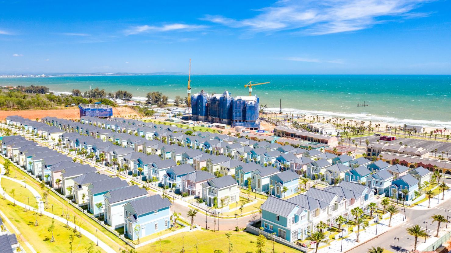 Thị trường bất động sản hiện đã xuất hiện những tín hiệu tích cực từ các chủ đầu tư dự án nhà ở - dường như giai đoạn khó khăn nhất đã qua đi. Ảnh minh hoạ: Bình An