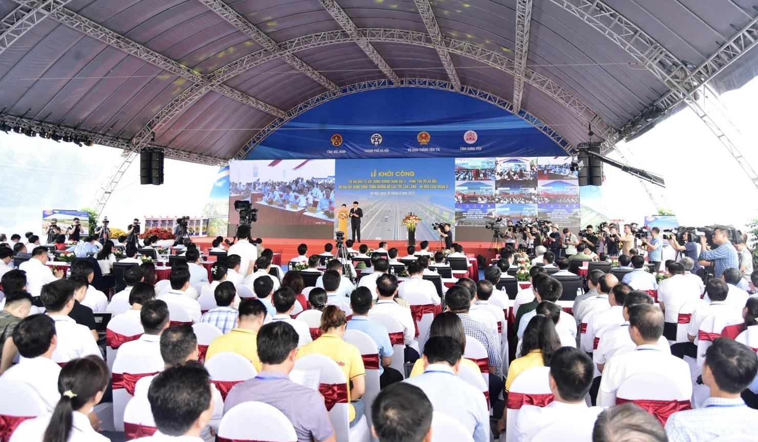 Đường V&agrave;nh đai 4 khởi c&ocirc;ng mở ra vận hội ph&aacute;t triển mới cho M&ecirc; Linh.