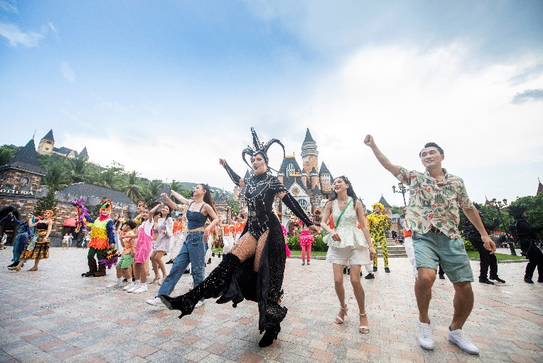 m&agrave;n tr&igrave;nh diễn carnival, cuộc thi cosplay, cuộc thi flashmob... sẽ diễn ra nơi đ&acirc;y. Ảnh VIC