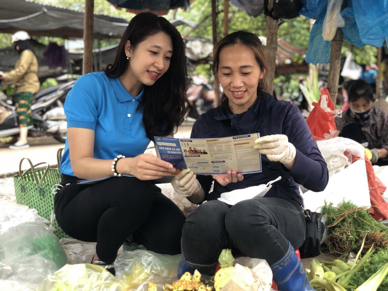 BHXH c&aacute;c địa phương tiếp tục nh&acirc;n rộng c&aacute;c m&ocirc; h&igrave;nh hay, c&aacute;ch l&agrave;m s&aacute;ng tạo trong ph&aacute;t triển đối tượng tham gia BHXH, BHYT.