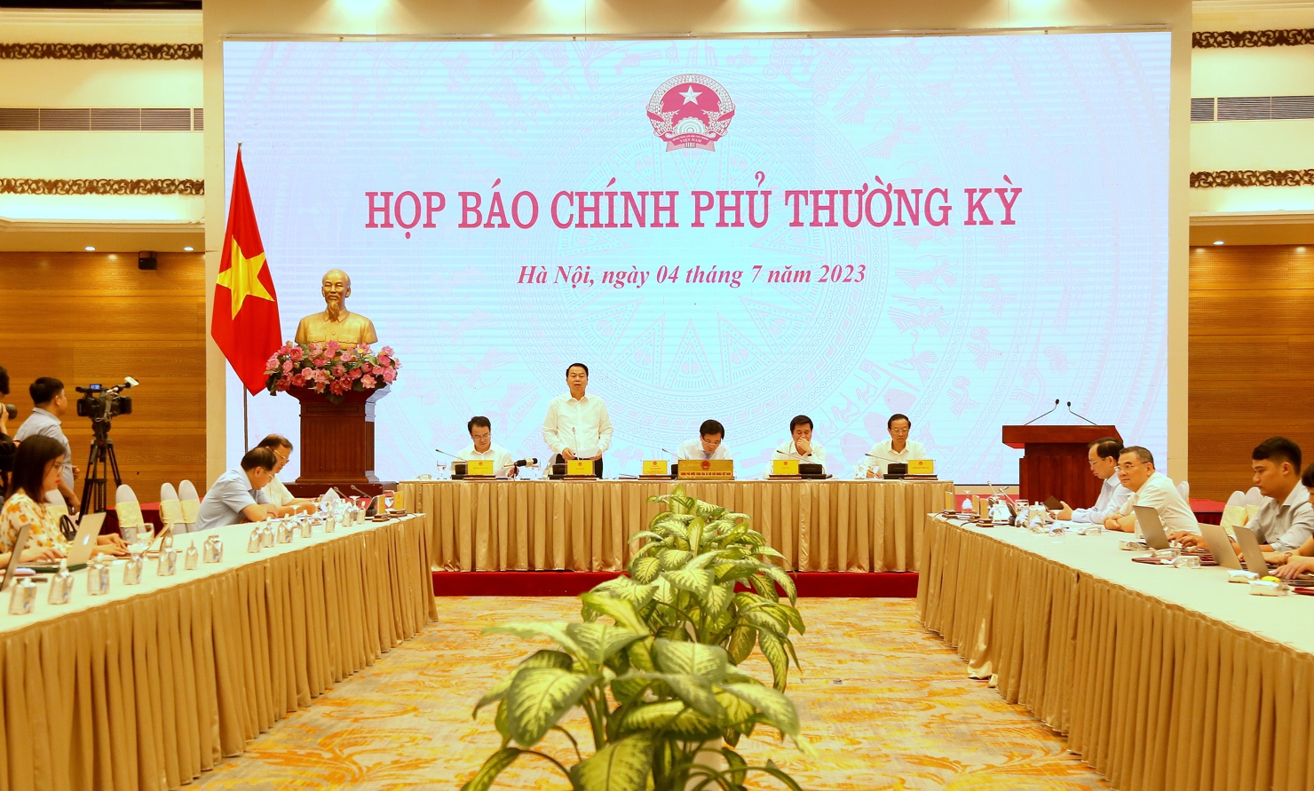 Thứ trưởng Bộ T&agrave;i ch&iacute;nh Nguyễn Đức Chi th&ocirc;ng tin về việc thanh tra to&agrave;n diện thị trường bảo hiểm nh&acirc;n thọ.