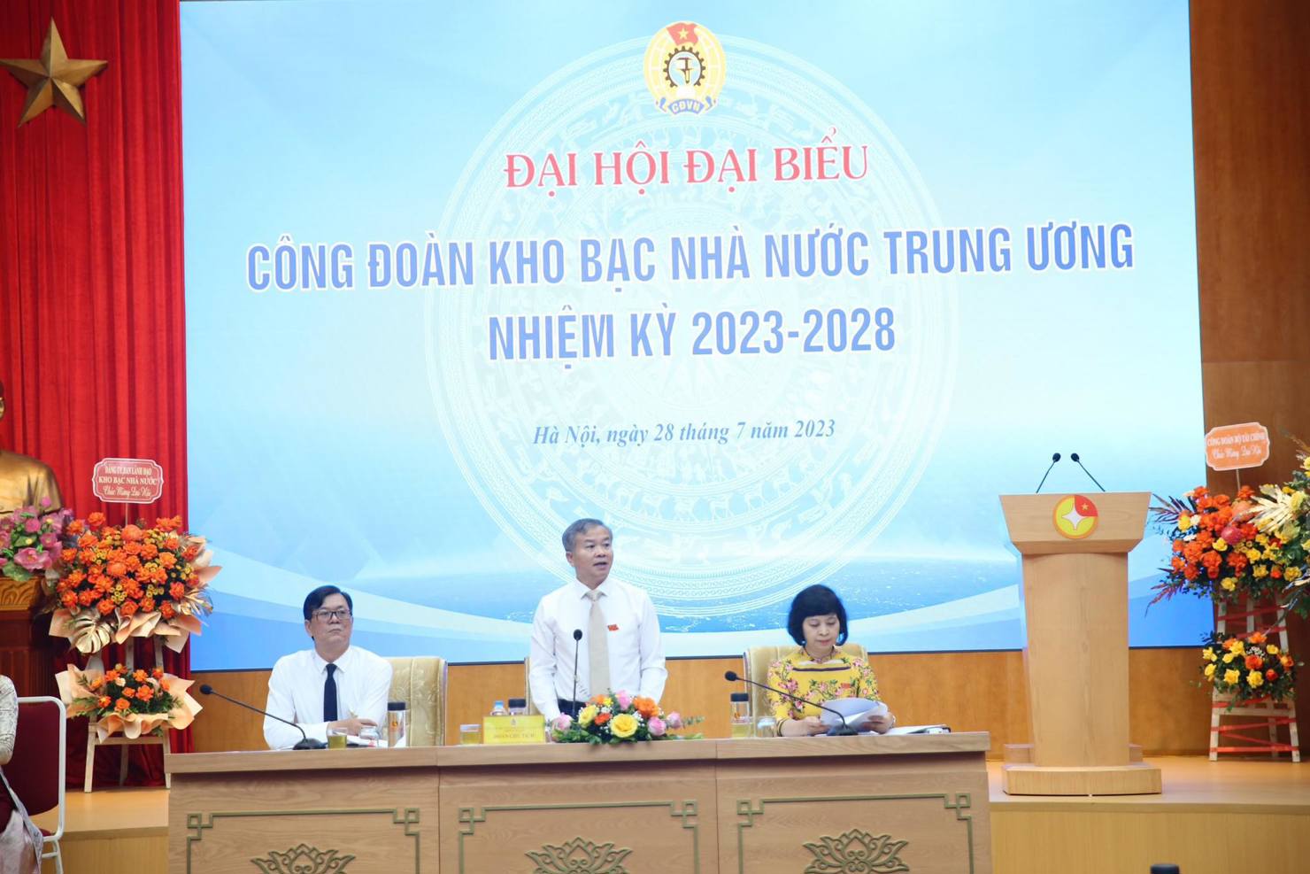Ông Nguyễn Quang Vinh – Chủ tịch Công đoàn, Phó Tổng Giám đốc KBNN phát biểu tại Đại hội.
