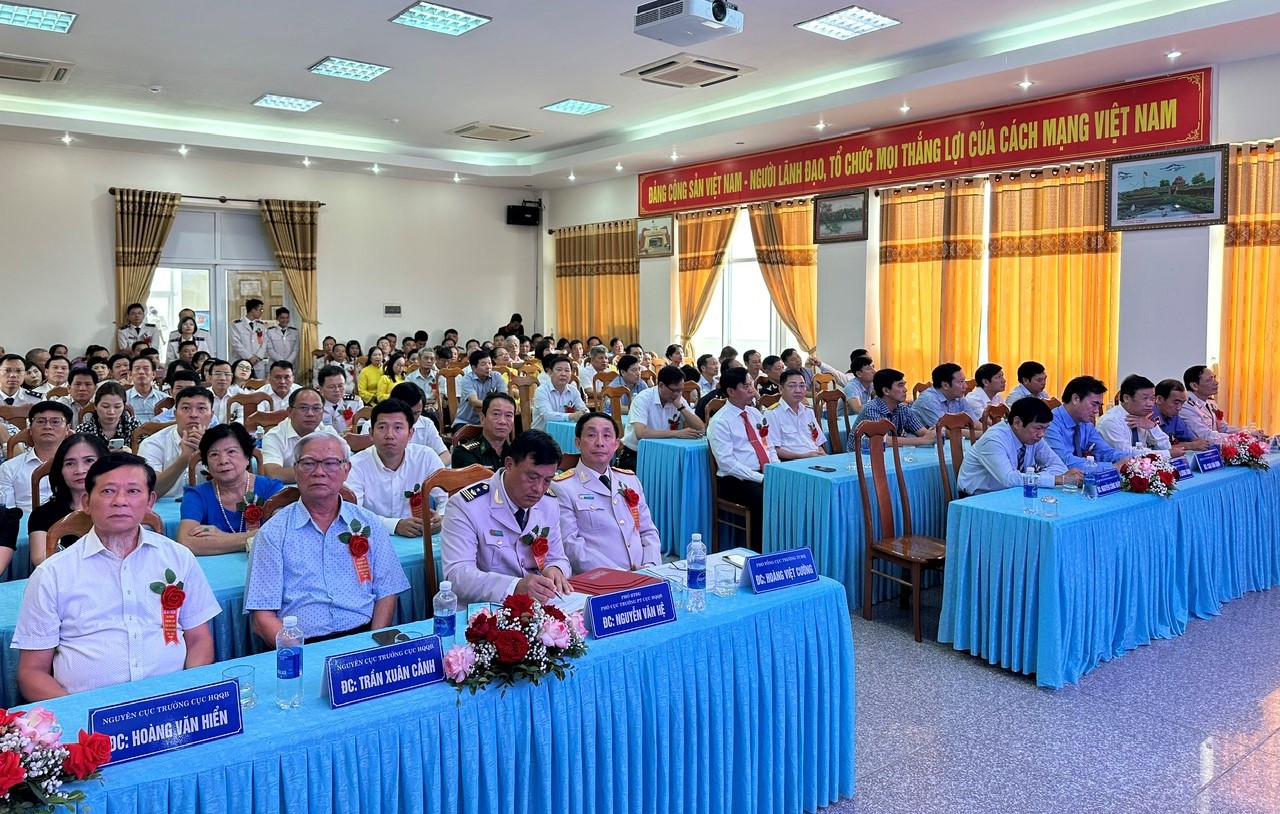 Toàn cảnh buổi lễ.