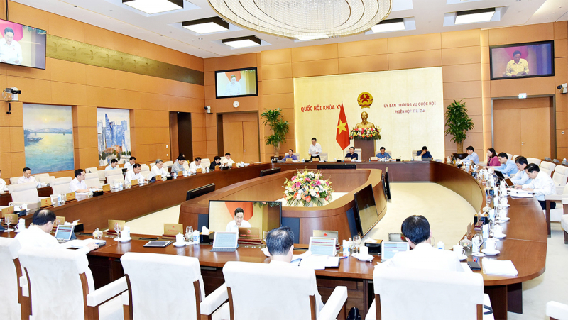 Quang cảnh phi&ecirc;n họp. Ảnh: L&acirc;m Hiển &nbsp;