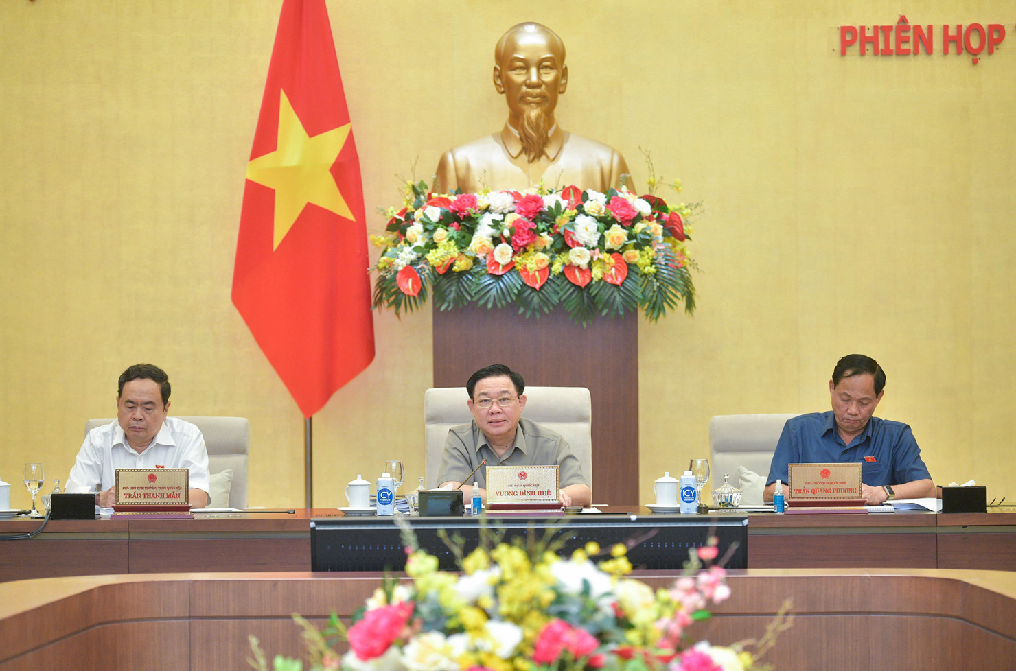 Chủ tịch Quốc hội Vương Đình Huệ đề nghị rà soát thêm nội dung về hệ thống thông tin nhà ở và thị trường bất động sản trong dự thảo Luật để đảm bảo hệ thống này hoạt động hiệu quả.