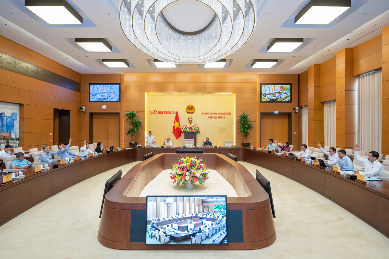 Quang cảnh Phiên họp chiều 25/8/2023.