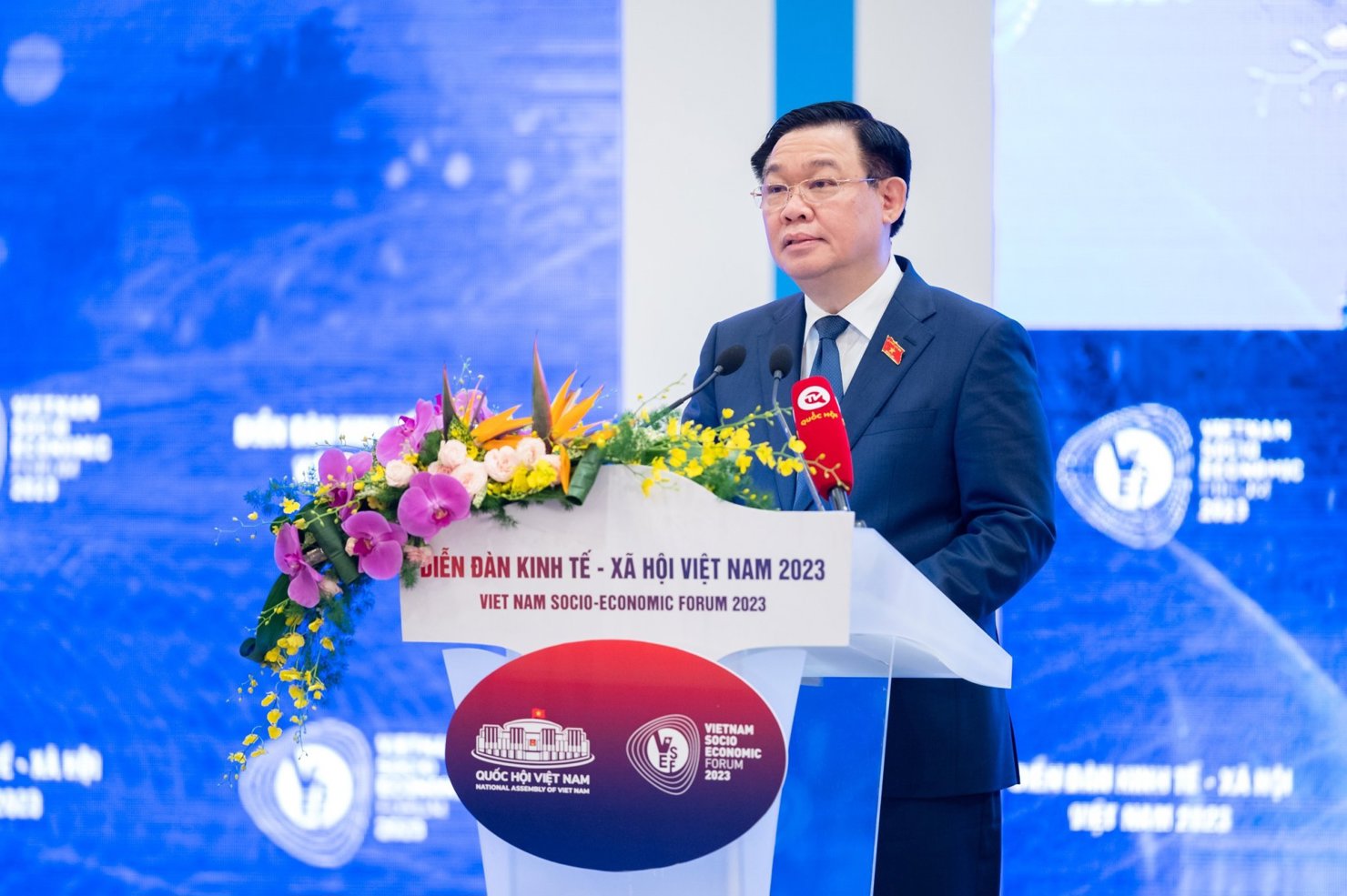 Chủ tịch Quốc hội Vương Đình Huệ phát biểu kết luận, bế mạc Diễn đàn Kinh tế - Xã hội Việt Nam năm 2023.