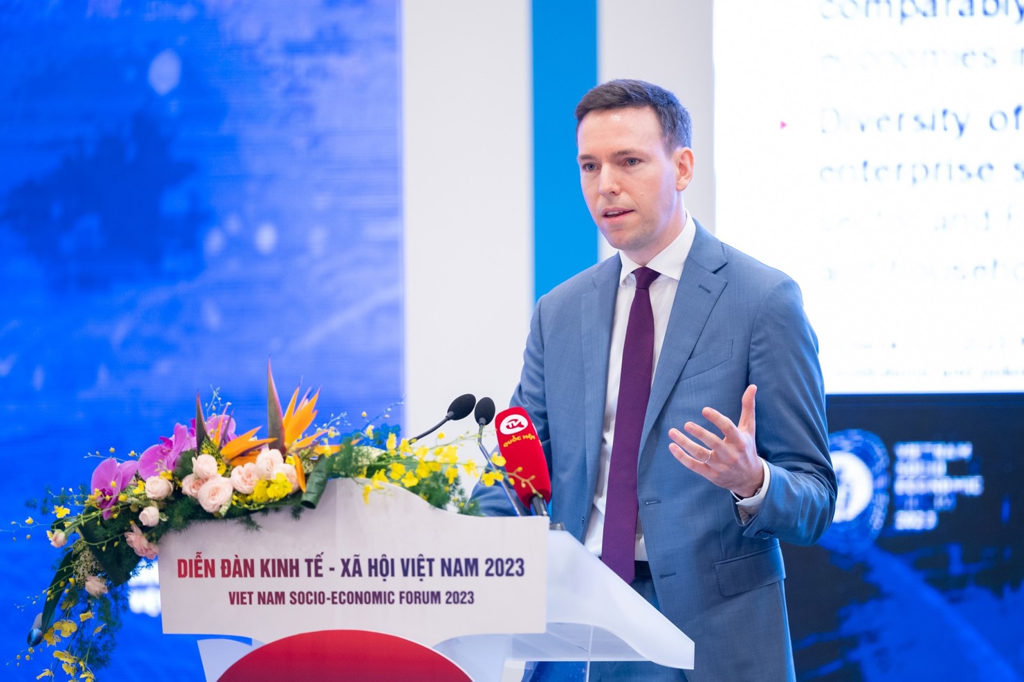 &Ocirc;ng Felix Weidencaff &ndash; Chuy&ecirc;n gia về Việc l&agrave;m, Văn ph&ograve;ng Tổ chức Lao động Quốc tế (ILO), Khu vực ch&acirc;u &Aacute; Th&aacute;i B&igrave;nh Dương ph&aacute;t biểu tại Diễn đ&agrave;n.