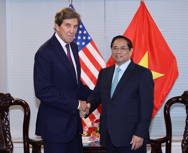 Thủ tướng Phạm Minh Chính tiếp Đặc phái viên của Tổng thống Hoa Kỳ John Kerry - Ảnh: VGP/Nhật Bắc