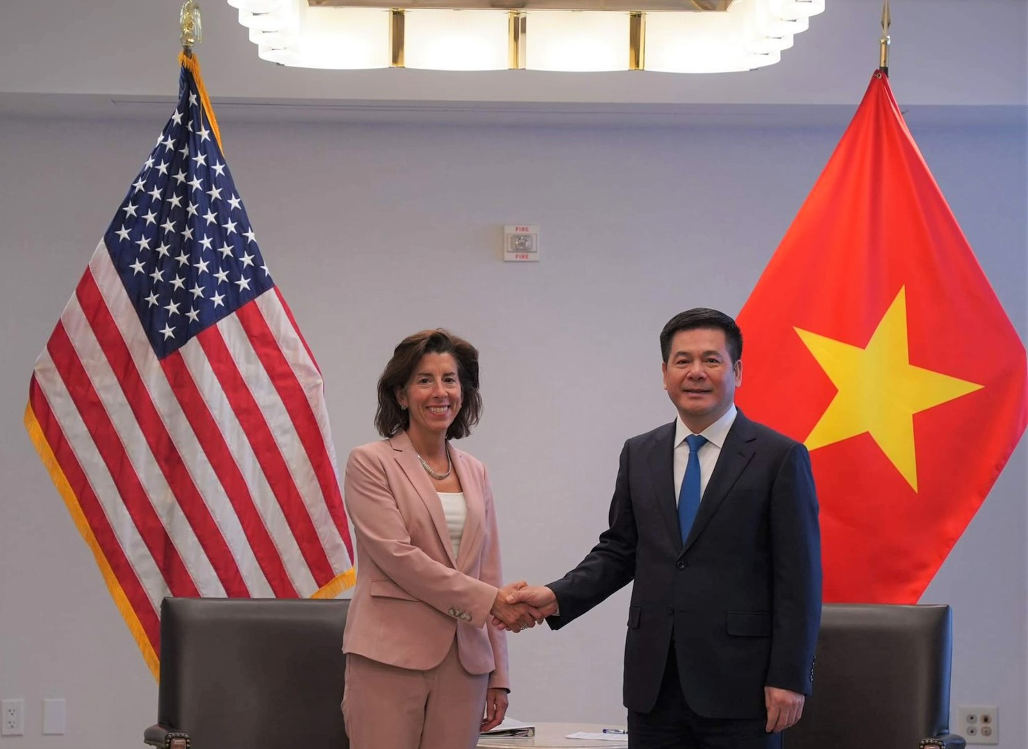 Bộ trưởng Bộ Công Thương Việt Nam và Bộ trưởng Bộ Thương mại Hoa Kỳ.