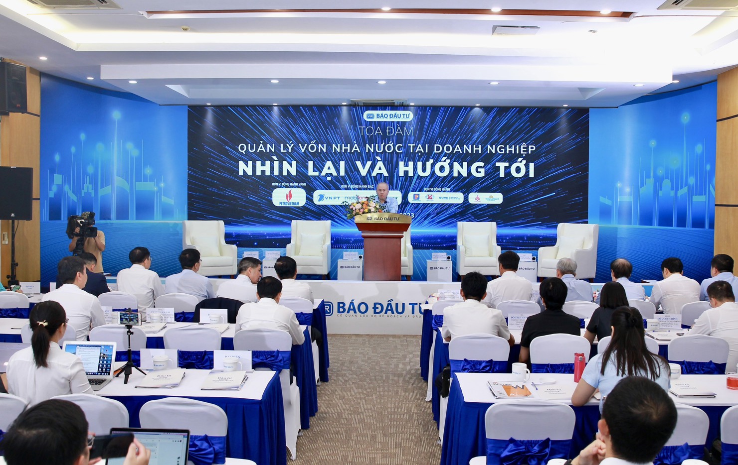 Thứ trưởng Đỗ Thành Trung chỉ rõ những hạn chế trong hoạt động sản xuất kinh doanh và đầu tư của DNNN thời gian qua. 