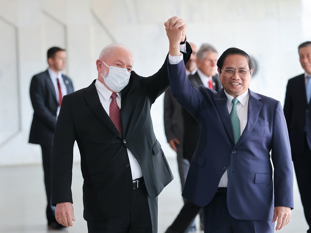Tổng thống Brazil Luiz Inacio Lula da Silva và Thủ tướng Phạm Minh Chính - Ảnh: VGP/Nhật Bắc
