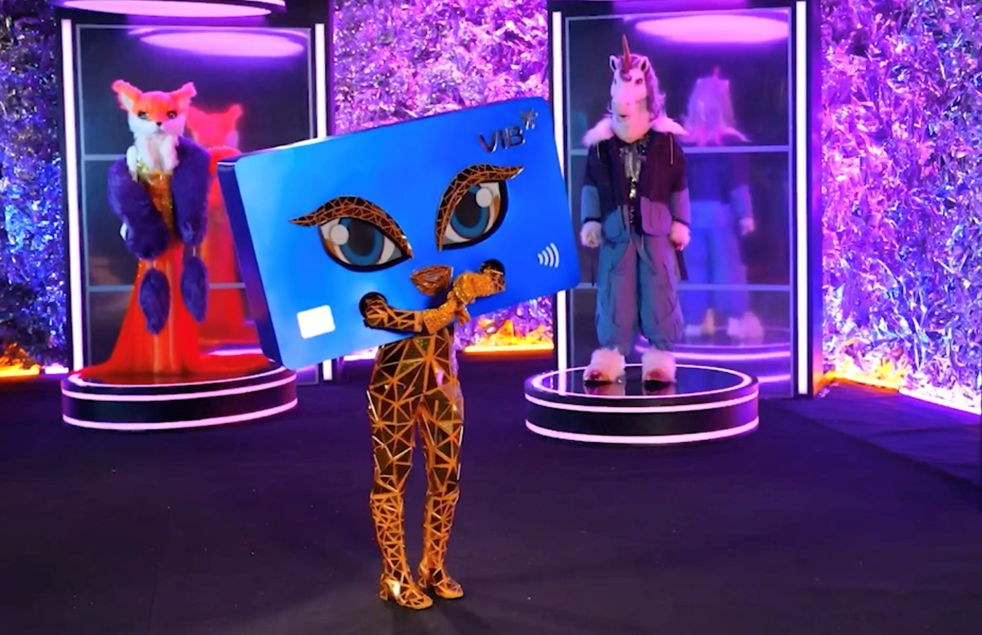 H&igrave;nh ảnh ấn tượng của qu&yacute; c&ocirc; Bling Bling tại The Masked Singer - Ca Sĩ Mặt Nạ 2023. Ảnh: VIB
