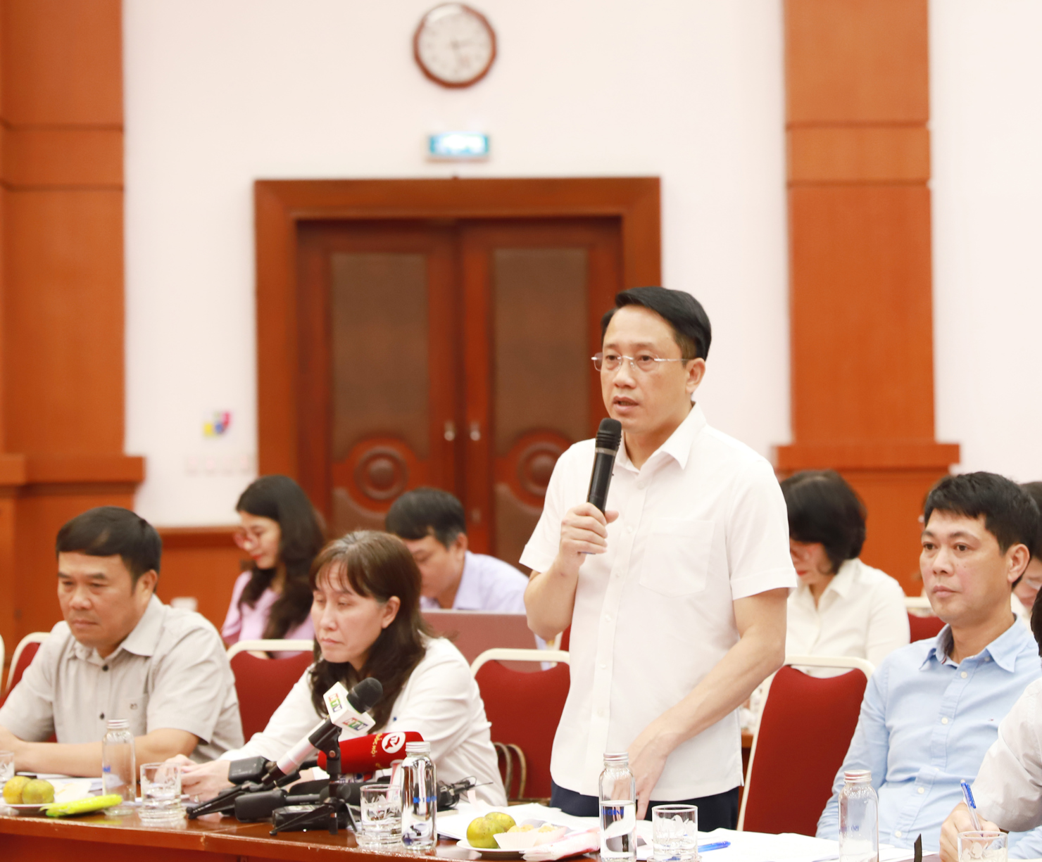 Ph&oacute; Tổng cục trưởng Tổng cục Thuế Mai Sơn ph&aacute;t biểu tại buổi họp b&aacute;o. &nbsp;