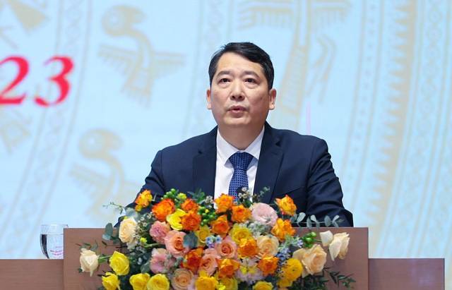 Thứ trưởng Bộ Tài chính Cao Anh Tuấn phát biểu tại buổi gặp mặt của Thường trực Chính phủ với đại diện giới doanh nhân Việt Nam (ngày 11/10).