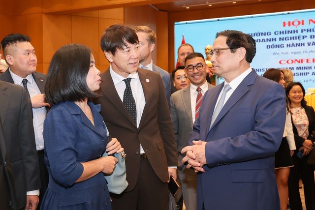 Thủ tướng Phạm Minh Ch&iacute;nh đề nghị tiếp tục r&agrave; so&aacute;t, sửa đổi, bổ sung, ho&agrave;n thiện ch&iacute;nh s&aacute;ch hợp t&aacute;c đầu tư nước ngo&agrave;i ph&ugrave; hợp với t&igrave;nh h&igrave;nh thực tiễn.