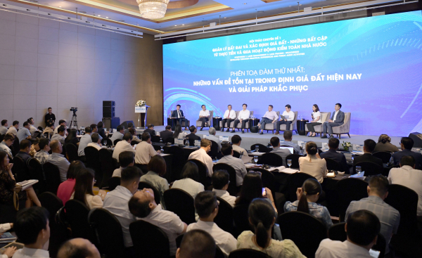 Toàn cảnh hội thảo