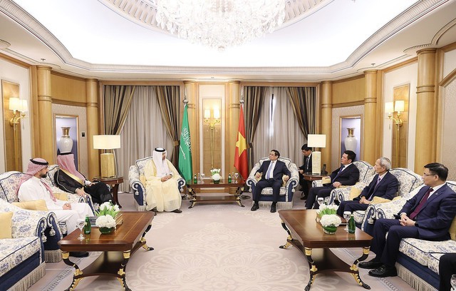 Thủ tướng Phạm Minh Ch&iacute;nh đề nghị Aramco tham gia đầu tư tại Việt Nam trong lĩnh vực dầu kh&iacute;, đặc biệt l&agrave; những dự &aacute;n lọc h&oacute;a dầu lớn của Việt Nam - Ảnh: VGP/Nhật Bắc