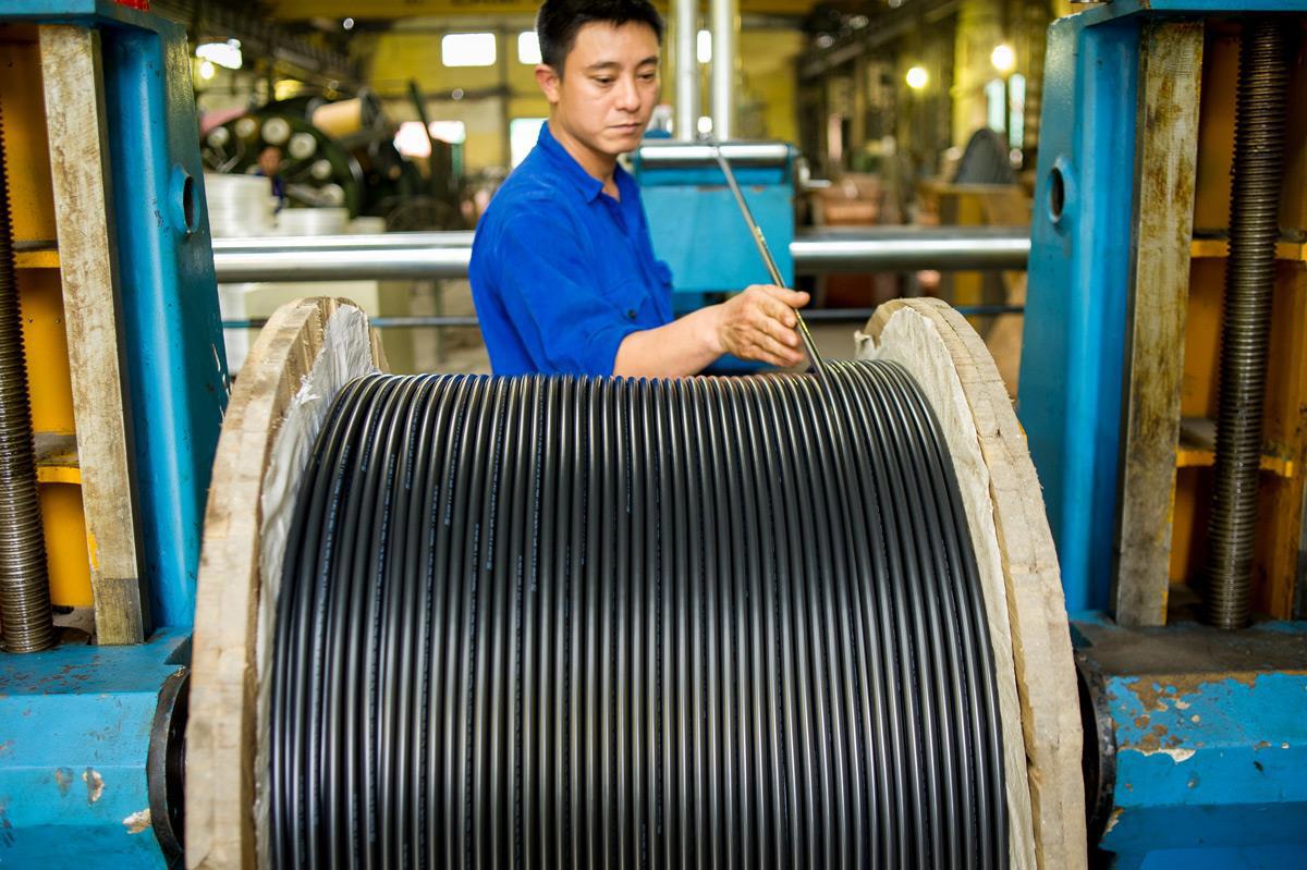 C&ugrave;ng với Việt Nam, Campuchia v&agrave; H&agrave;n Quốc cũng bị Hoa Kỳ điều tra xem x&eacute;t phạm vi sản phẩm v&agrave; điều tra chống lẩn tr&aacute;nh thuế ph&ograve;ng vệ thương mại đối với d&acirc;y c&aacute;p nh&ocirc;m.