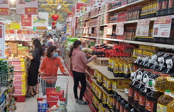 Doanh nghiệp bán lẻ kỳ vọng thị trường sẽ dần cải thiện. Ảnh minh họa: VGP