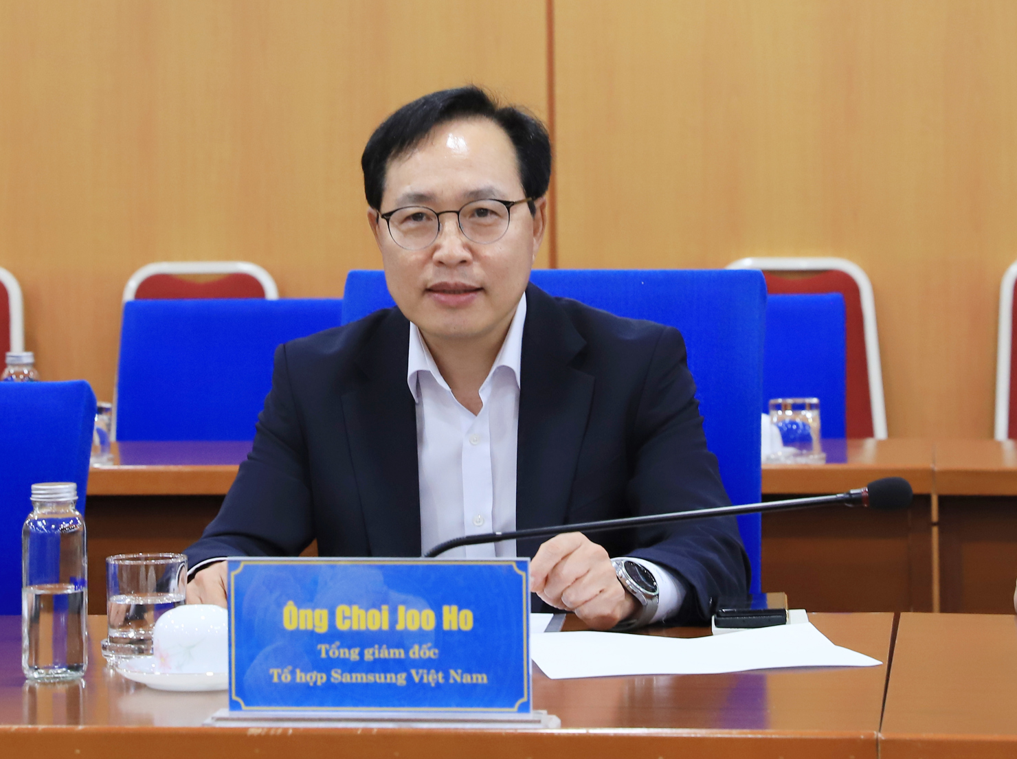 &Ocirc;ng Choi Joo Ho - Tổng Gi&aacute;m đốc Samsung Việt Nam ph&aacute;t biểu tại buổi l&agrave;m việc. Ảnh: Gia H&acirc;n