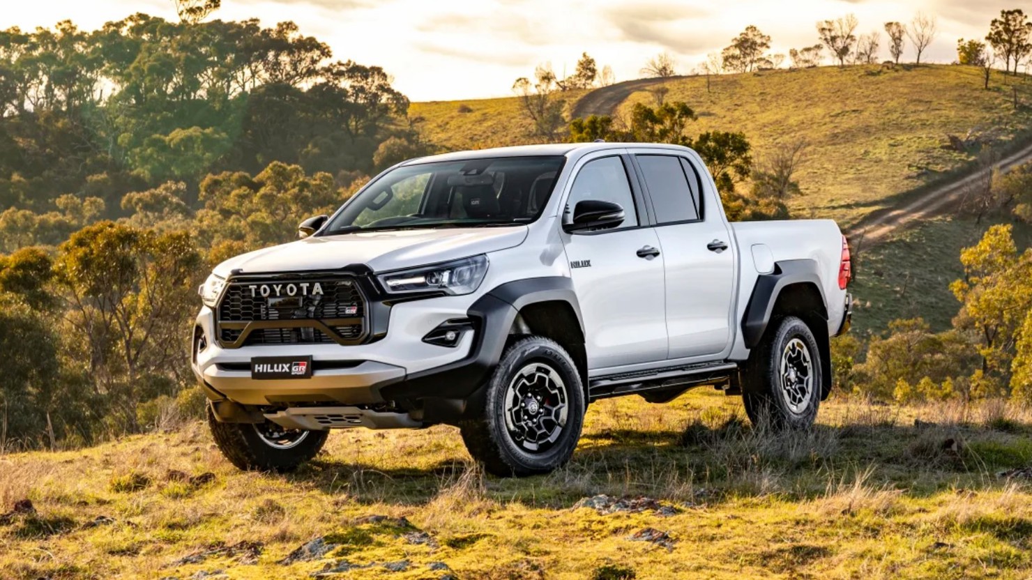 Xe Toyota Hilux 
