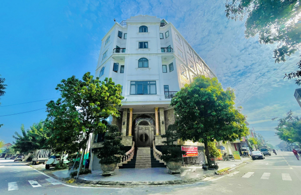 Căn nh&agrave; 6 tầng tại đường D17, Khu định cư Việt Sing thuộc địa b&agrave;n phường An Ph&uacute; cũng được x&acirc;y dựng c&oacute; thiết kế h&agrave;ng chục căn ph&ograve;ng