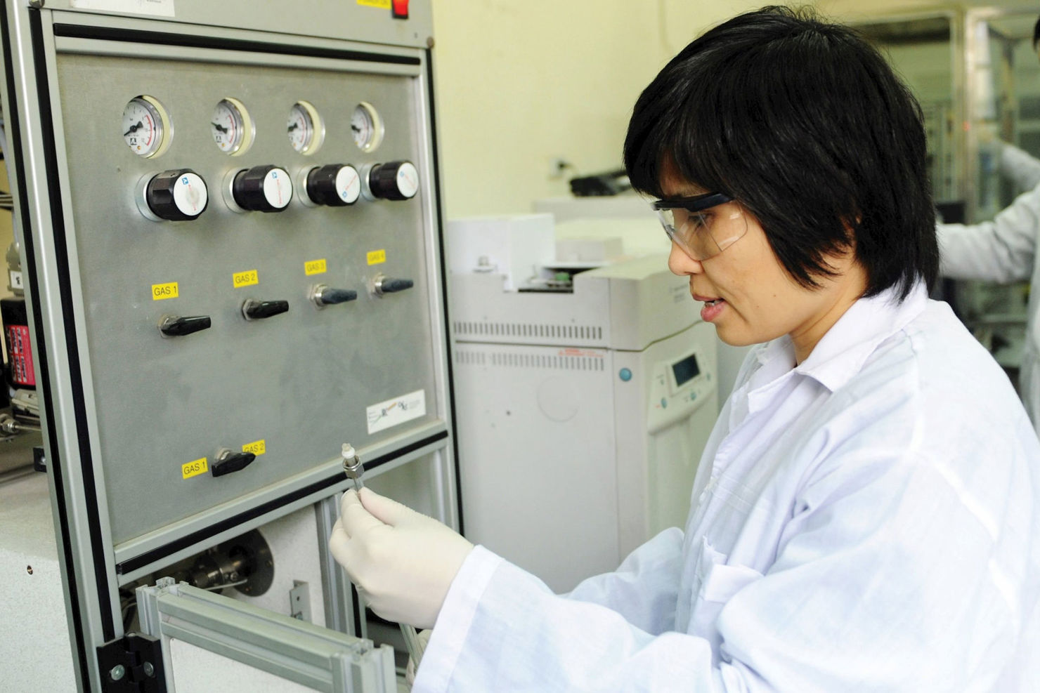 Đầu tư cho KHCN được Đảng, Nhà nước ta coi là “quốc sách”, là ưu tiên hàng đầu để phát triển đất nước bền vững. Ảnh: ST