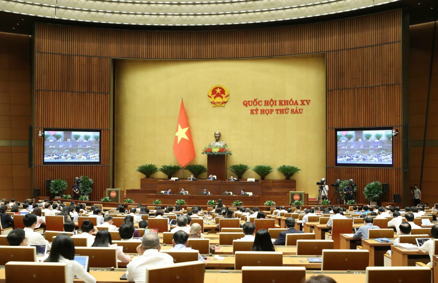 Quang cảnh phiên họp chiều 3/11.