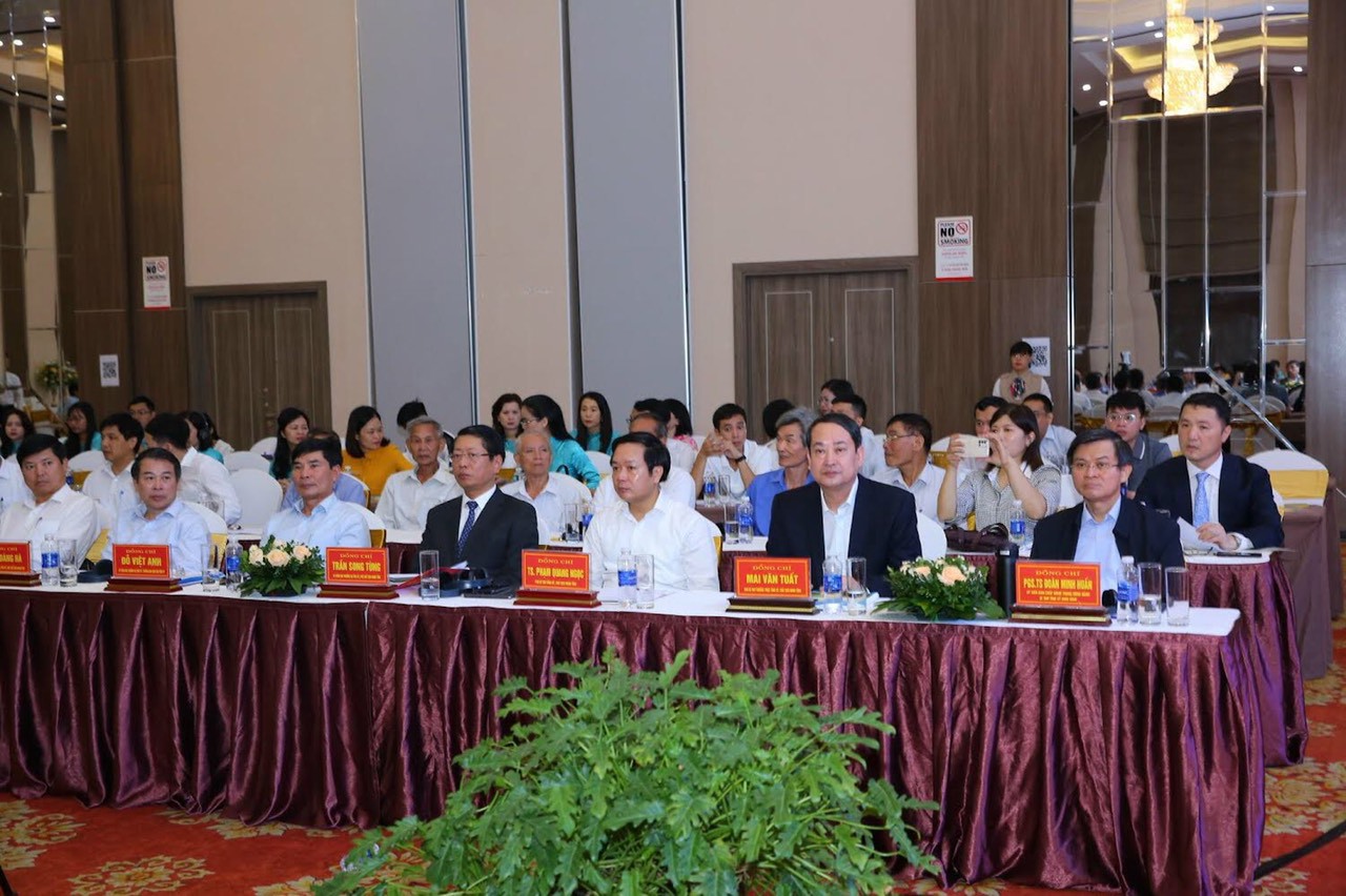 Các đại biểu tham dự Hội thảo.