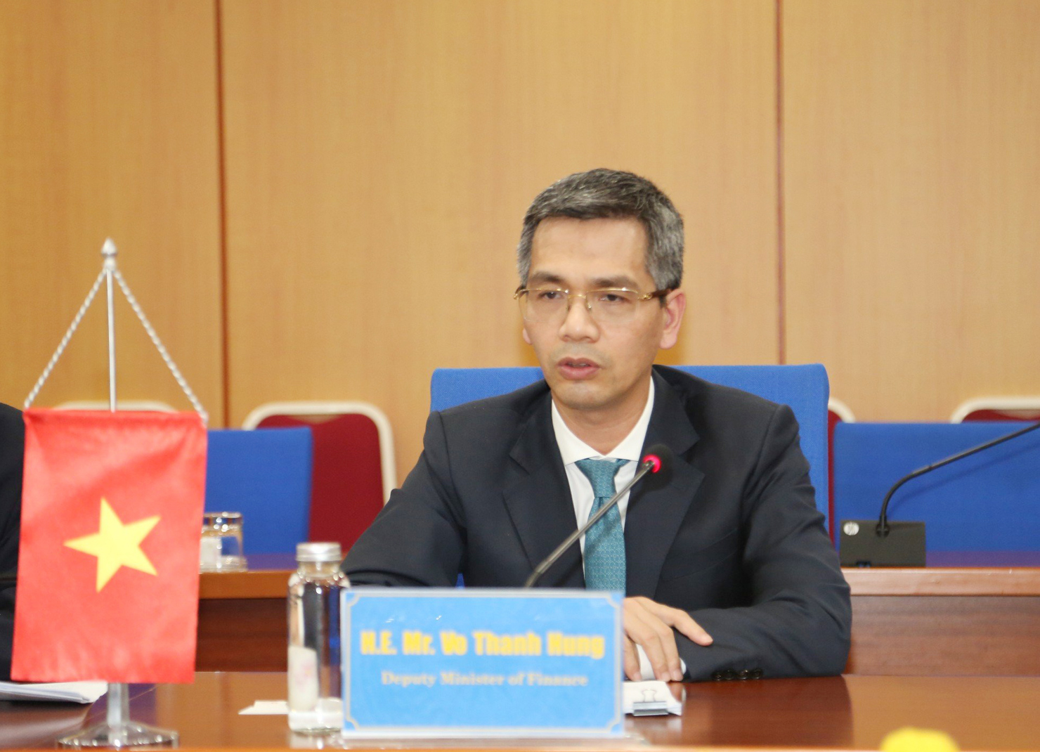 Thứ trưởng Võ Thành Hưng phát biểu tại buổi làm việc.