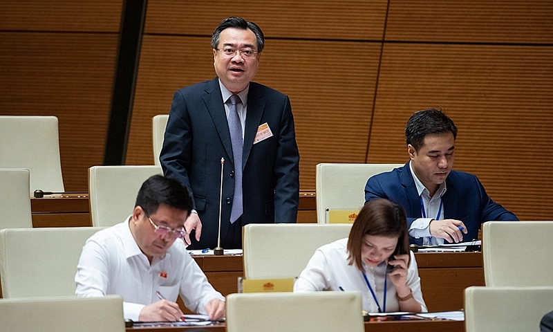 Bộ trưởng Bộ Xây dựng Nguyễn Thanh Nghị trả lời chất vấn của đại biểu Quốc hội.